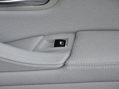 2013 530i 3.0L 领先型旅行版