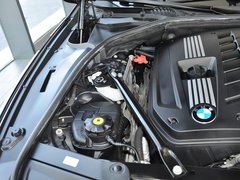 2013 530i 3.0L 领先型旅行版