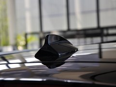 2013 530i 3.0L 领先型旅行版
