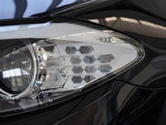 2013 530i 3.0L 领先型旅行版