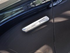 2013 530i 3.0L 领先型旅行版