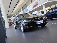 2013 530i 3.0L 领先型旅行版