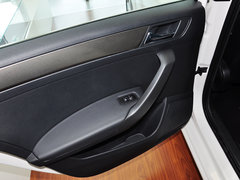 2013款 1.6L 自动 舒适版