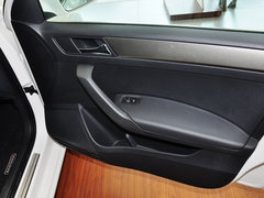 2013款 1.6L 自动 舒适版