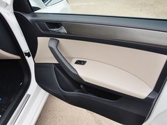 2013款 1.6L 自动 舒适版