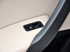 2013款 1.6L 自动 舒适版