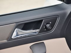 2013款 1.6L 自动 舒适版