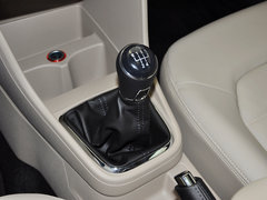 2013款 1.6L 手动 豪华版
