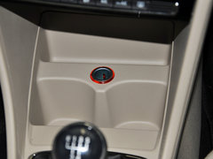 2013款 1.6L 手动 豪华版