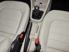 2013款 1.6L 手动 豪华版