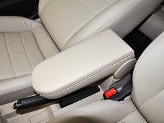 2013款 1.6L 手动 豪华版