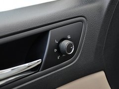 2013款 1.6L 自动 豪华版
