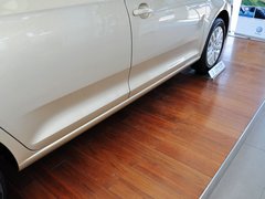 2013款 1.6L 自动 豪华版