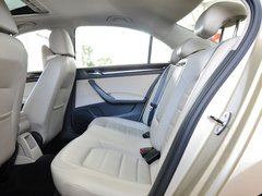 2013款 1.6L 自动 豪华版