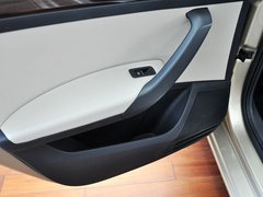 2013款 1.6L 自动 豪华版
