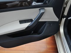2013款 1.6L 自动 豪华版
