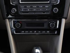 2013款 1.6L 自动 豪华版