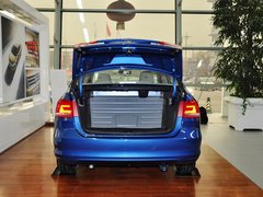 2013款 1.6L 自动 豪华版