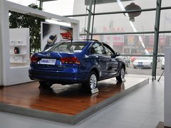 2013款 1.6L 自动 豪华版