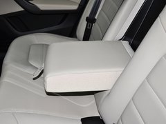 2013款 1.6L 自动 豪华版