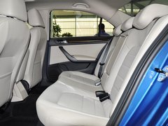 2013款 1.6L 自动 豪华版