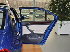 2013款 1.6L 自动 豪华版