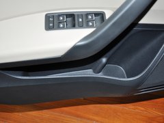 2013款 1.6L 自动 豪华版