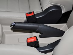 2013款 1.6L 自动 豪华版