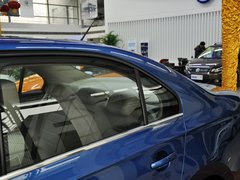 2013款 1.6L 自动 豪华版