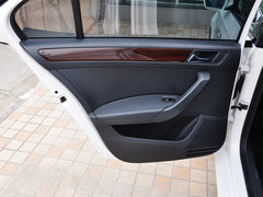 2013款 1.6L 自动 豪华版