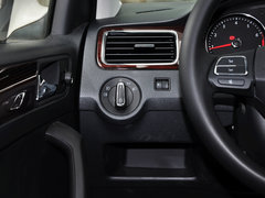 2013款 1.6L 自动 豪华版