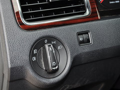 2013款 1.6L 自动 豪华版