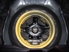 2013款 2.5L CVT 尊贵导航版 5座