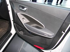 2013款 2.4L 自动 DLX 4WD尊贵型 7座