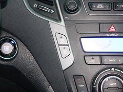 现代胜达 2013款 2.4L 自动 DLX 4WD尊贵型 7座