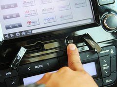 2013款 2.4L 自动 旗舰型