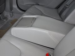 2013款 2.0L 自动 尊贵型