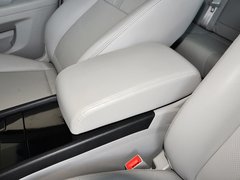 2013款 2.0L 自动 尊贵型
