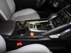 2013款 1.6T 自动 THP罗兰•加洛斯版
