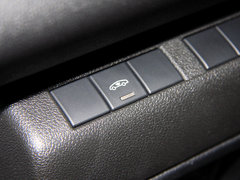 2013款 1.6T 自动 THP罗兰•加洛斯版