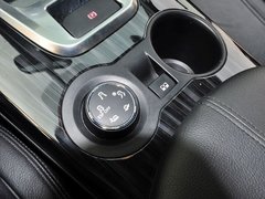 2013款 1.6T 自动 THP罗兰•加洛斯版
