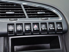 标致3008 2013款 1.6T 自动 THP罗兰•加洛斯版