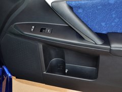 2013款 200h 1.8 CVT 精英版
