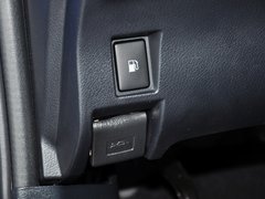 雷克萨斯CT 2013款 200h 1.8 CVT 精英版