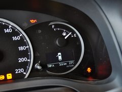 2013款 200h 1.8 CVT 精英版
