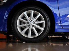 2013款 200h 1.8 CVT 精英版