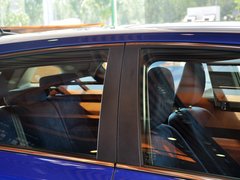 2013款 200h 1.8 CVT 精英版