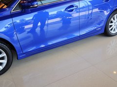 2013款 200h 1.8 CVT 精英版
