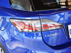 2013款 200h 1.8 CVT 精英版