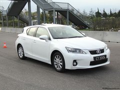 2013款 200h 1.8 CVT 豪华版